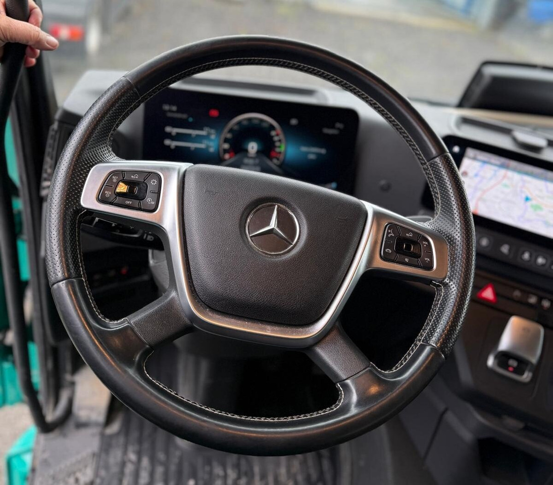 Mercedes-Benz Actros 1851 LS 4x4 HAD Actros 1851 LS 4x4 HAD, Hydraulik, Navi, MultimediaCockpit - شاحنة جرار: صور 4 Mercedes-Benz Actros 1851 LS 4x4 HAD Actros 1851 LS 4x4 HAD, Hydraulik, Navi, MultimediaCockpit - شاحنة جرار: صور 4