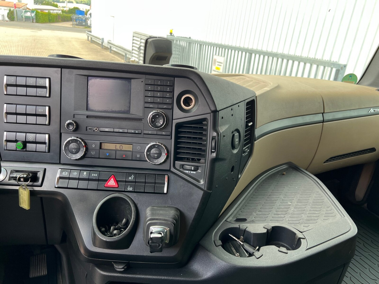Mercedes-Benz Actros 2542/48 L/nR 6x2 Actros 2542/48 L/nR 6x2, Retarder, Standklima, StreamSpace, SoloStar - شاحنات الحاويات / جسم علوي قابل للتغيير شاحنة: صور 4 Mercedes-Benz Actros 2542/48 L/nR 6x2 Actros 2542/48 L/nR 6x2, Retarder, Standklima, StreamSpace, SoloStar - شاحنات الحاويات / جسم علوي قابل للتغيير شاحنة: صور 4