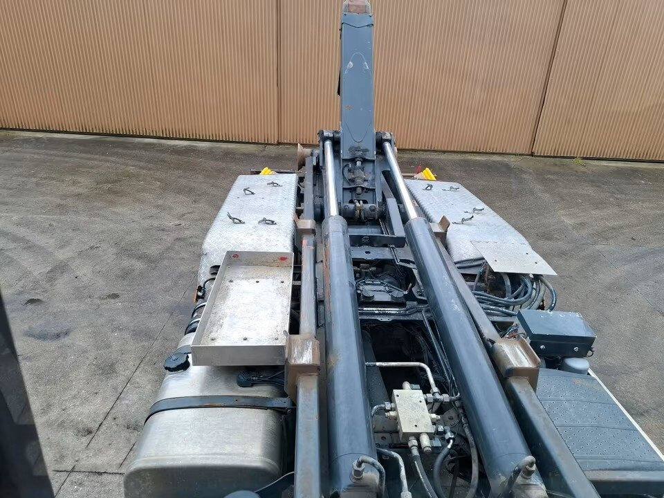 Mercedes-Benz Actros 2644 LK 6x4 Actros 2644 LK 6x4 VDL Abrollanlage - شاحنة ذات الخطاف: صور 4 Mercedes-Benz Actros 2644 LK 6x4 Actros 2644 LK 6x4 VDL Abrollanlage - شاحنة ذات الخطاف: صور 4