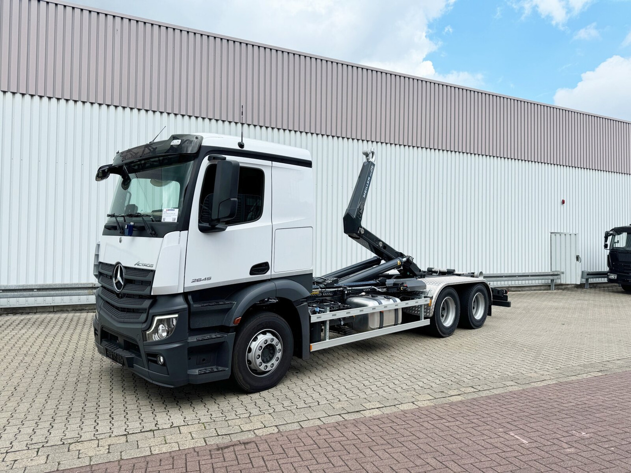 Mercedes-Benz Actros 2645 L 6x4 Actros 2645 L 6x4, MultimediaCockpit, Motorabtrieb, Funk - شاحنة ذات الخطاف: صور 1 Mercedes-Benz Actros 2645 L 6x4 Actros 2645 L 6x4, MultimediaCockpit, Motorabtrieb, Funk - شاحنة ذات الخطاف: صور 1