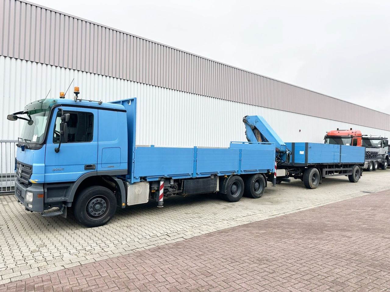 Mercedes-Benz Actros 2741 L 6x4 Actros 2741 L 6x4, Twist-Lock ausz. auf 3m, Heckkran Palfinger PK 42502-D, Funk - شاحنات مسطحة, شاحنة كرين: صور 5 Mercedes-Benz Actros 2741 L 6x4 Actros 2741 L 6x4, Twist-Lock ausz. auf 3m, Heckkran Palfinger PK 42502-D, Funk - شاحنات مسطحة, شاحنة كرين: صور 5