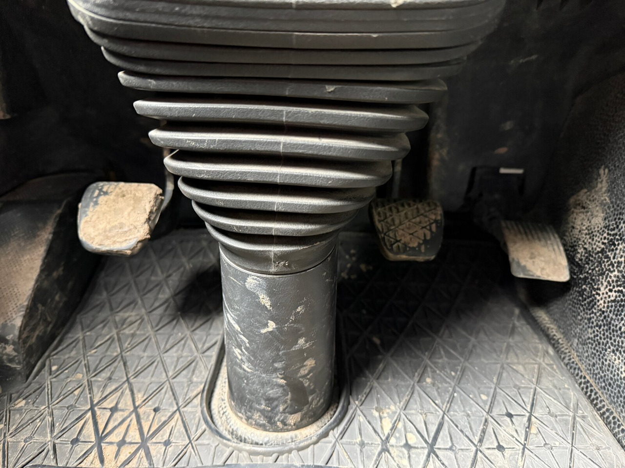 Mercedes-Benz Actros 3241 K 8x4/4 Actros 3241 K 8x4/4, Bordmatik - قلابات: صور 5 Mercedes-Benz Actros 3241 K 8x4/4 Actros 3241 K 8x4/4, Bordmatik - قلابات: صور 5