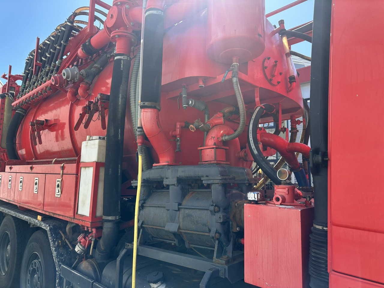 Mercedes-Benz Actros 3246 L 8x2 Actros 3246 L 8x2, Hellmers Saug- und Spülwagen ca. 15m³ - شاحنة: صور 2 Mercedes-Benz Actros 3246 L 8x2 Actros 3246 L 8x2, Hellmers Saug- und Spülwagen ca. 15m³ - شاحنة: صور 2