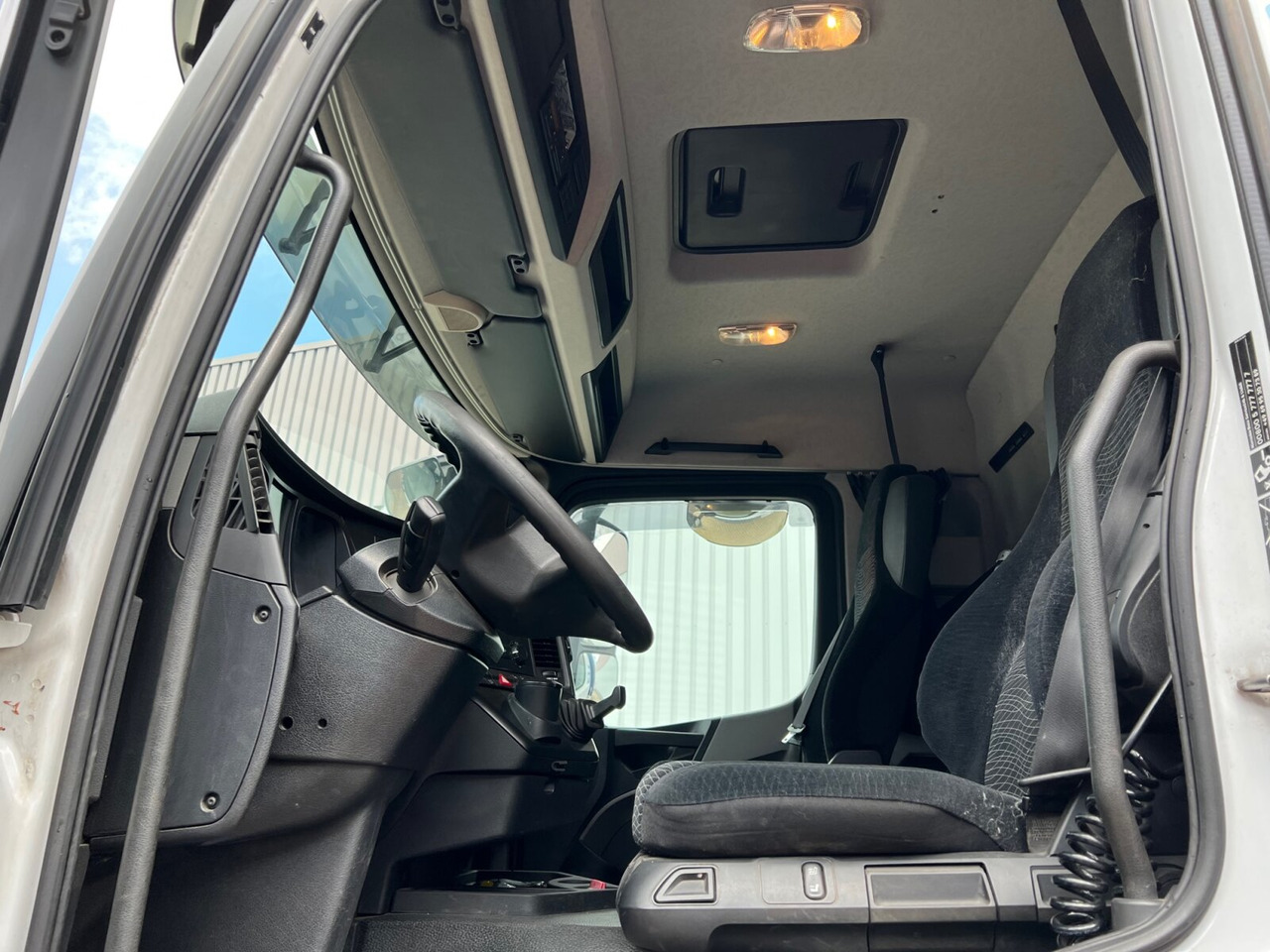 Mercedes-Benz Antos 1840 L 4x2 Antos 1840 L 4x2, Aufnahme für Mitnahmestapler - شاحنة ستارة: صور 4 Mercedes-Benz Antos 1840 L 4x2 Antos 1840 L 4x2, Aufnahme für Mitnahmestapler - شاحنة ستارة: صور 4