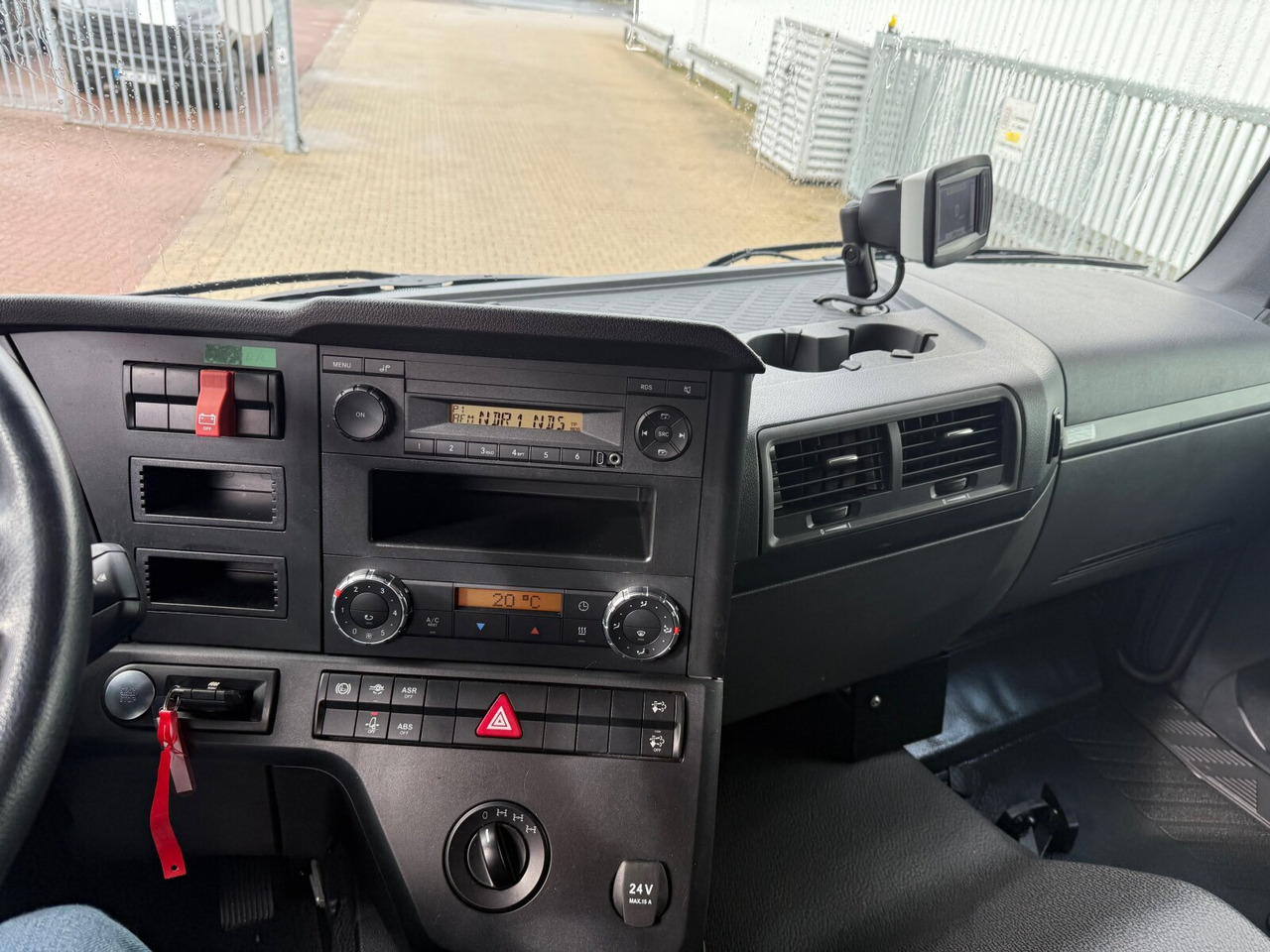 Mercedes-Benz Arocs 1827 A 4x4 Arocs 1827 A 4x4, Ex-! - شاحنات مسطحة: صور 2 Mercedes-Benz Arocs 1827 A 4x4 Arocs 1827 A 4x4, Ex-! - شاحنات مسطحة: صور 2