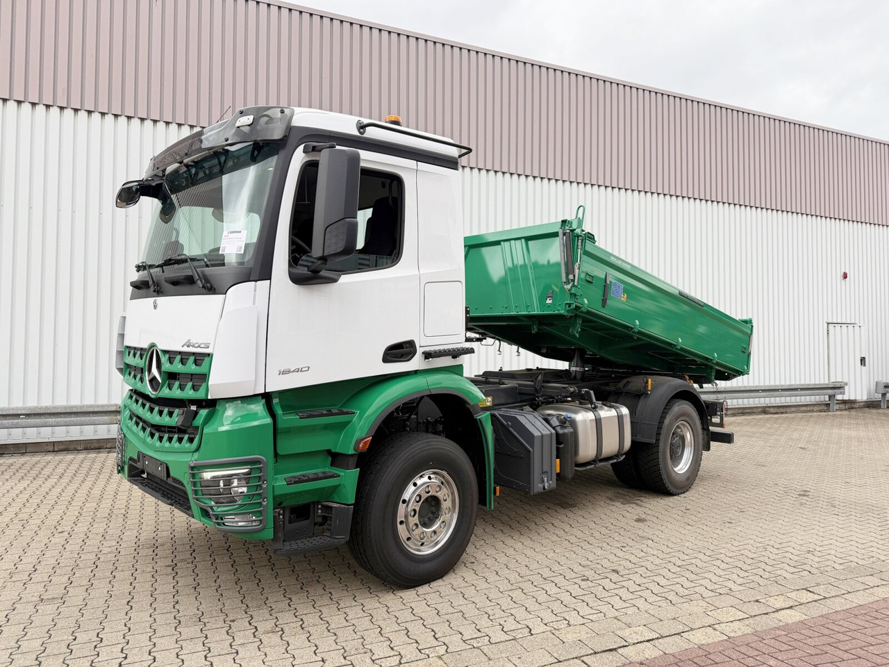 Mercedes-Benz Arocs 1840 K 4x2 Arocs 1840 K 4x2, MultimediaCockpit, Alu-Bordwände, Platz für Kranmontage - قلابات: صور 1 Mercedes-Benz Arocs 1840 K 4x2 Arocs 1840 K 4x2, MultimediaCockpit, Alu-Bordwände, Platz für Kranmontage - قلابات: صور 1