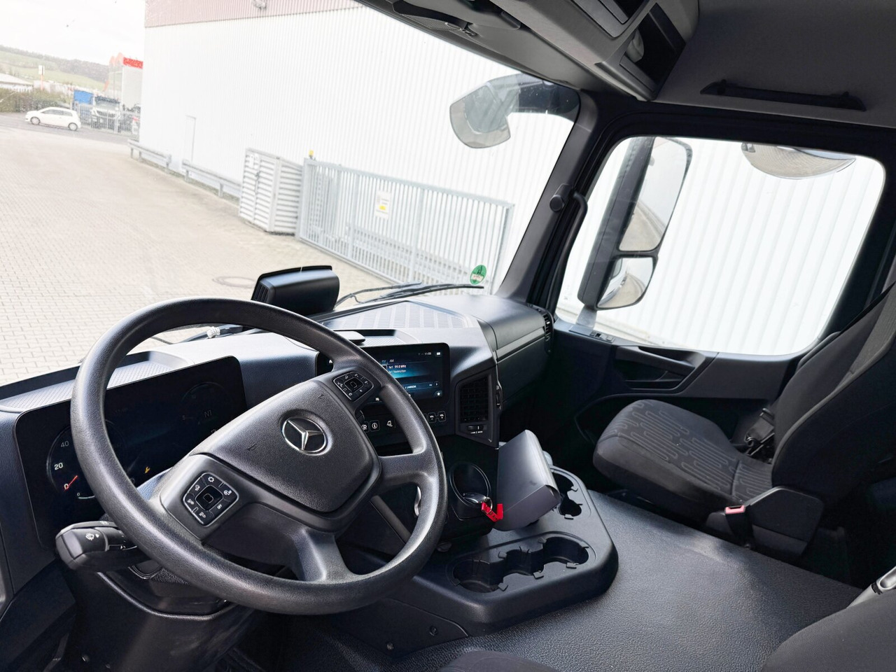 Mercedes-Benz Arocs 1840 L 4x2 Arocs 1840 L 4x2, Kran Palfinger PK12001L, Hochstand - شاحنة كرين: صور 3 Mercedes-Benz Arocs 1840 L 4x2 Arocs 1840 L 4x2, Kran Palfinger PK12001L, Hochstand - شاحنة كرين: صور 3