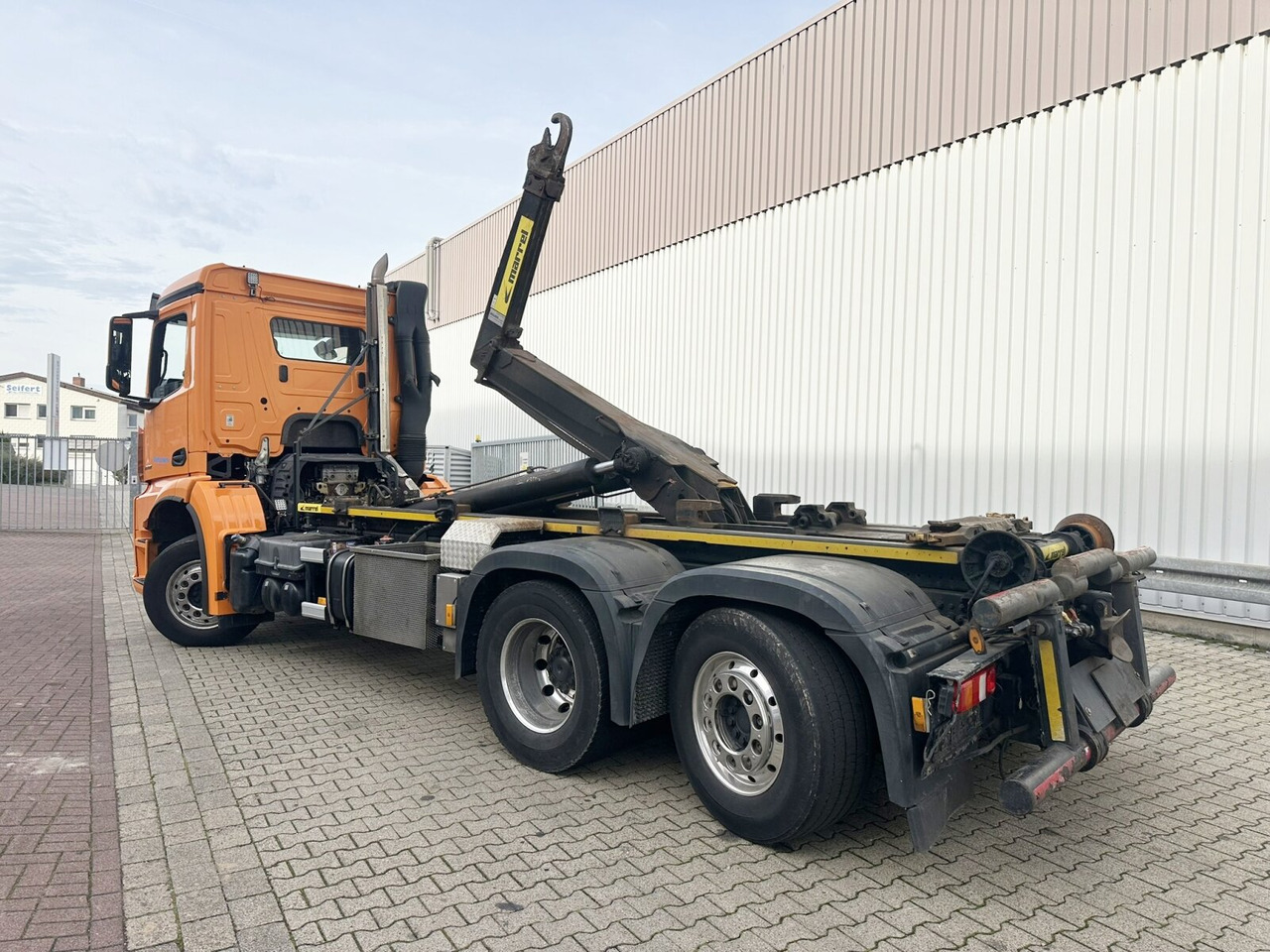 شاحنة ذات الخطاف Mercedes-Benz Arocs 2552 L 6x2 Arocs 2552 L 6x2, Lenk-/Liftachse: صور 12 شاحنة ذات الخطاف Mercedes-Benz Arocs 2552 L 6x2 Arocs 2552 L 6x2, Lenk-/Liftachse: صور 12