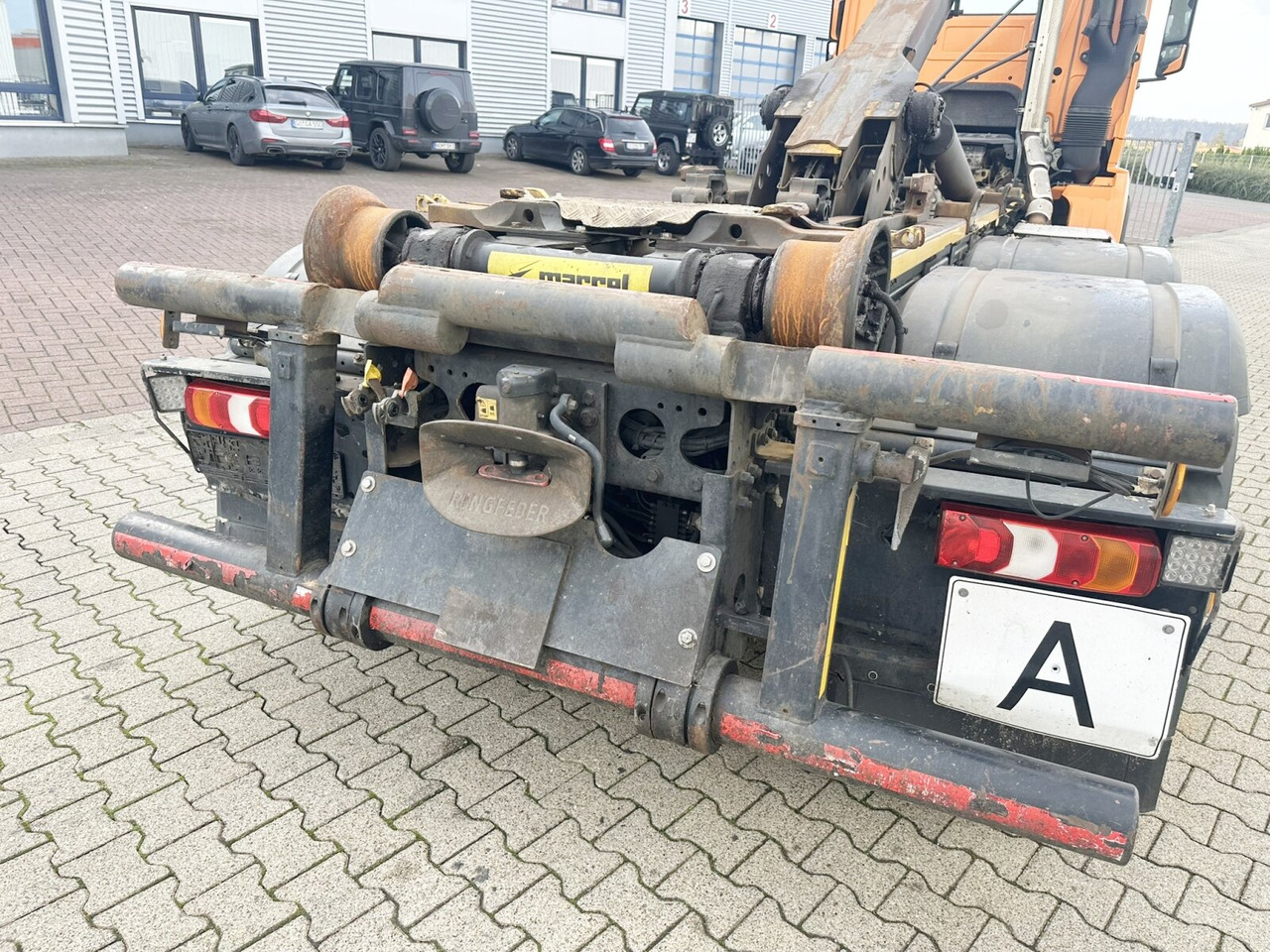 شاحنة ذات الخطاف Mercedes-Benz Arocs 2552 L 6x2 Arocs 2552 L 6x2, Lenk-/Liftachse: صور 11 شاحنة ذات الخطاف Mercedes-Benz Arocs 2552 L 6x2 Arocs 2552 L 6x2, Lenk-/Liftachse: صور 11