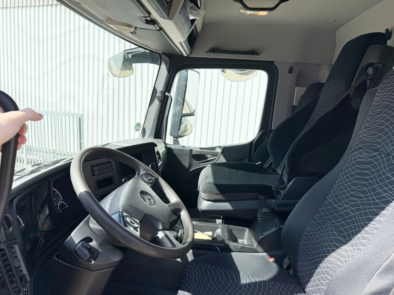Mercedes-Benz Arocs 2643 LK 6x4 HAD Arocs 2643 LK 6x4 HAD, HydroDrive, Navi - شاحنة ذات الخطاف: صور 5 Mercedes-Benz Arocs 2643 LK 6x4 HAD Arocs 2643 LK 6x4 HAD, HydroDrive, Navi - شاحنة ذات الخطاف: صور 5