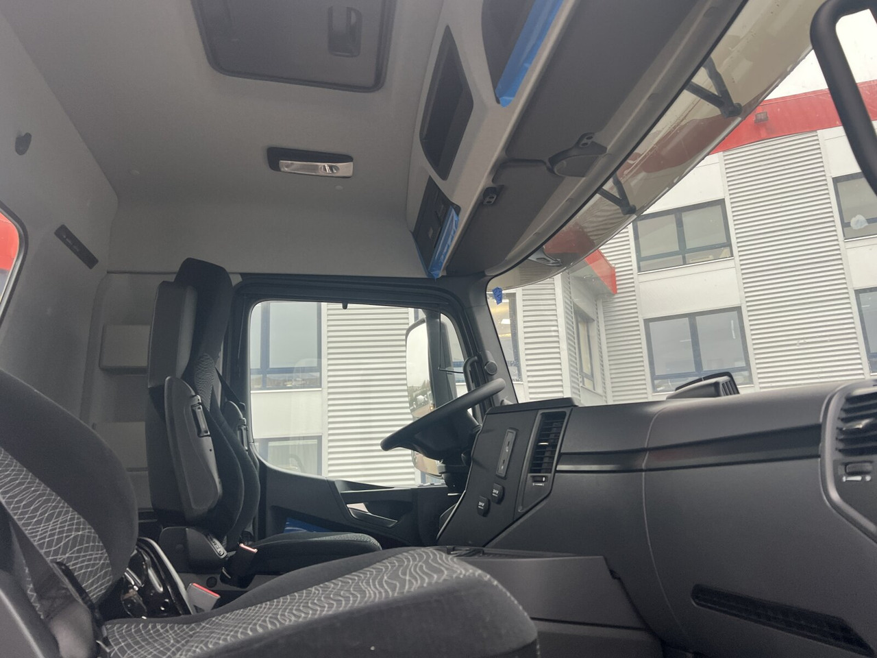 جديد قلابات Mercedes-Benz Arocs 2645 K 6x4 Arocs 2645 K 6x4, MultimediaCockpit, Bordmatik links: صور 7 جديد قلابات Mercedes-Benz Arocs 2645 K 6x4 Arocs 2645 K 6x4, MultimediaCockpit, Bordmatik links: صور 7