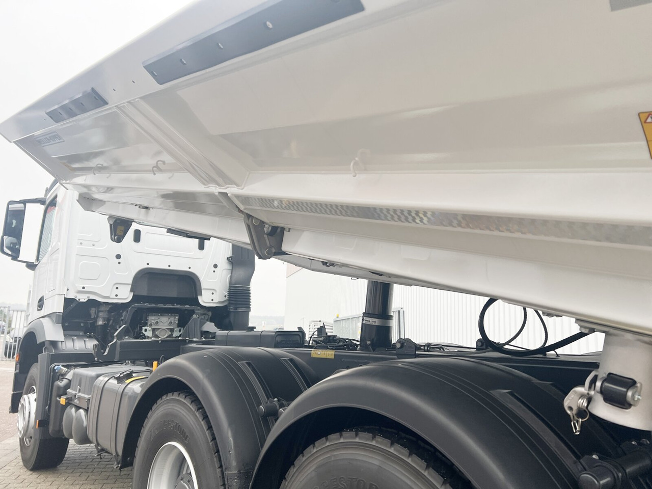 جديد قلابات Mercedes-Benz Arocs 2645 K 6x4 Arocs 2645 K 6x4, MultimediaCockpit, Bordmatik links: صور 13 جديد قلابات Mercedes-Benz Arocs 2645 K 6x4 Arocs 2645 K 6x4, MultimediaCockpit, Bordmatik links: صور 13