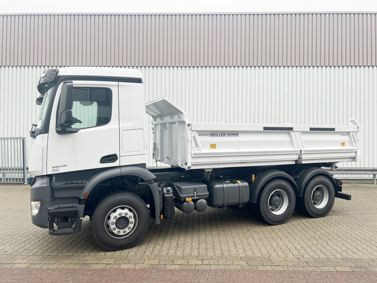 جديد قلابات Mercedes-Benz Arocs 2645 K 6x4 Arocs 2645 K 6x4, MultimediaCockpit, Bordmatik links: صور 11 جديد قلابات Mercedes-Benz Arocs 2645 K 6x4 Arocs 2645 K 6x4, MultimediaCockpit, Bordmatik links: صور 11