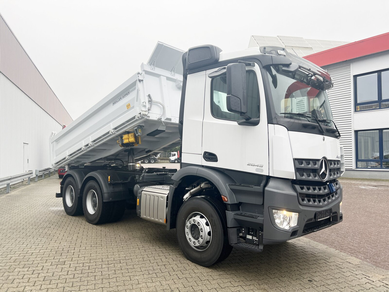 جديد قلابات Mercedes-Benz Arocs 2645 K 6x4 Arocs 2645 K 6x4, MultimediaCockpit, Bordmatik links: صور 8 جديد قلابات Mercedes-Benz Arocs 2645 K 6x4 Arocs 2645 K 6x4, MultimediaCockpit, Bordmatik links: صور 8