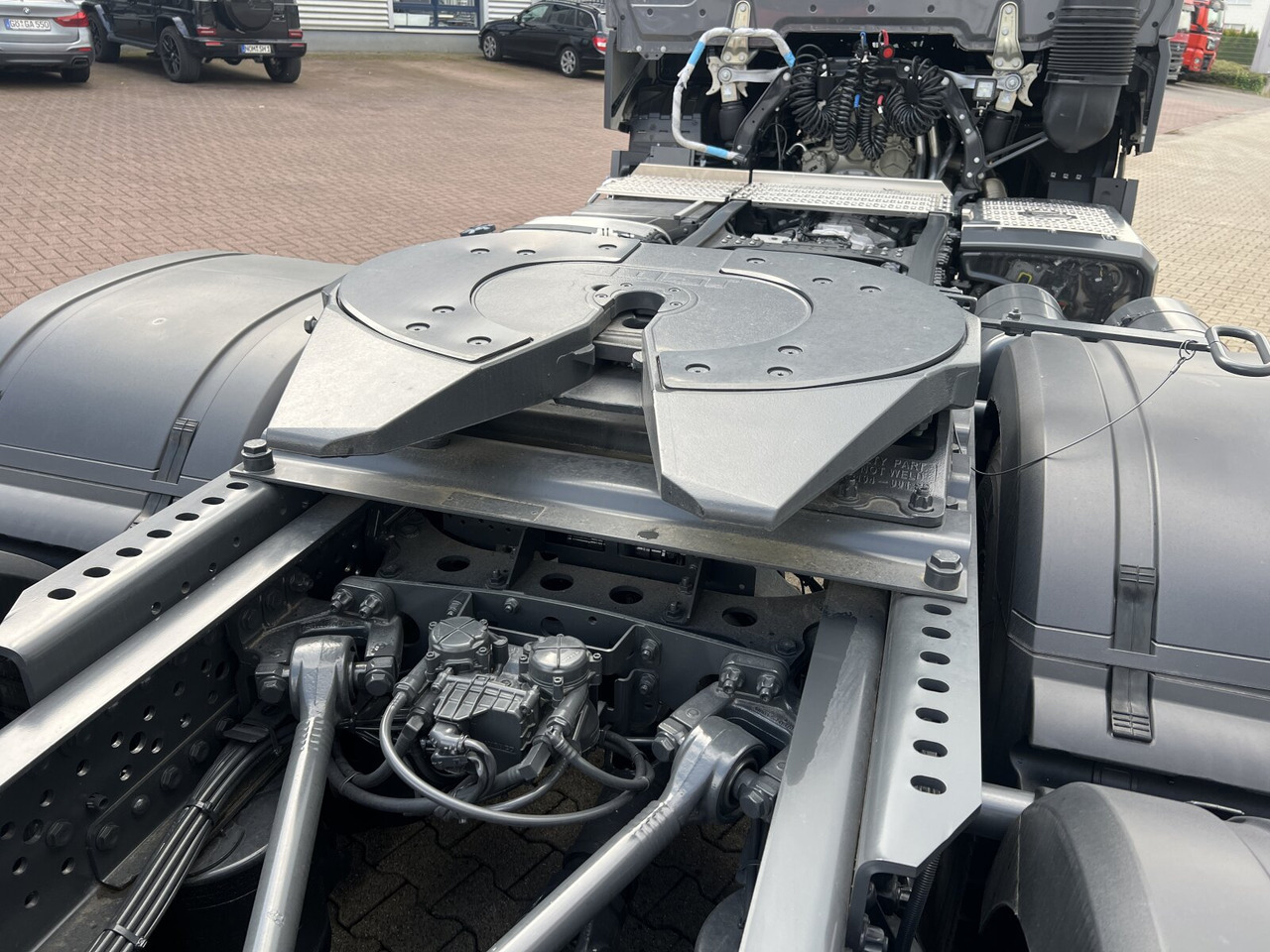 Mercedes-Benz Arocs 2653 LS 6x4 Arocs 2653 LS 6x4, Retarder, MirrorCam, MultimediaCockpit, Navi, LED - شاحنة جرار: صور 4 Mercedes-Benz Arocs 2653 LS 6x4 Arocs 2653 LS 6x4, Retarder, MirrorCam, MultimediaCockpit, Navi, LED - شاحنة جرار: صور 4