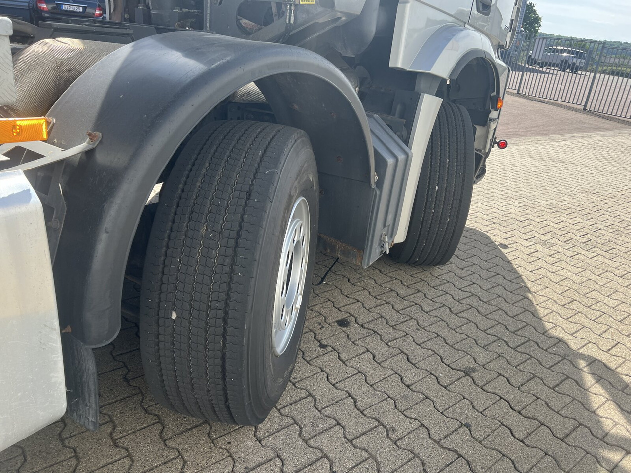 قلابة شاحنة Mercedes-Benz Arocs 3251 LK 8x4/4 Arocs 3251 LK 8x4/4, Retarder, Stahlmulde ca. 15m³, hydr. Heckklappe: صور 15