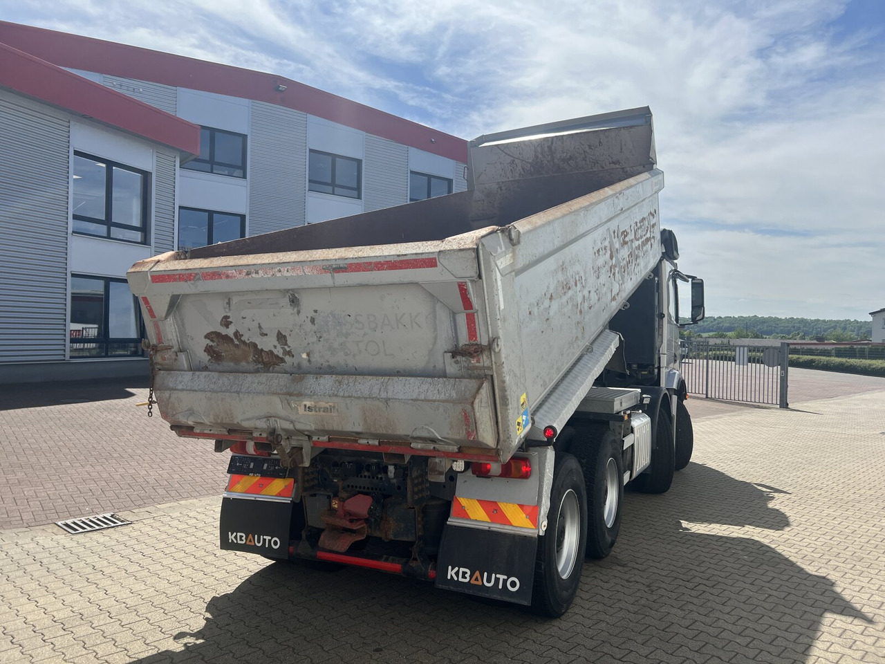 قلابة شاحنة Mercedes-Benz Arocs 3251 LK 8x4/4 Arocs 3251 LK 8x4/4, Retarder, Stahlmulde ca. 15m³, hydr. Heckklappe: صور 10