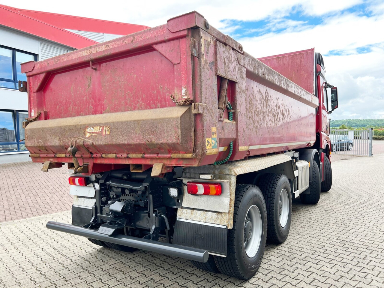 قلابات Mercedes-Benz Arocs 3263 8x4/4 Arocs 3263 8x4/4, Retarder, Stahlmulde ca.14m³, Hydr. Heckklappe: صور 9