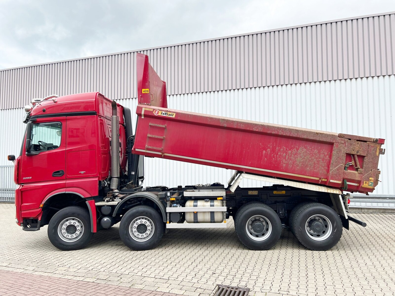 قلابات Mercedes-Benz Arocs 3263 8x4/4 Arocs 3263 8x4/4, Retarder, Stahlmulde ca.14m³, Hydr. Heckklappe: صور 12