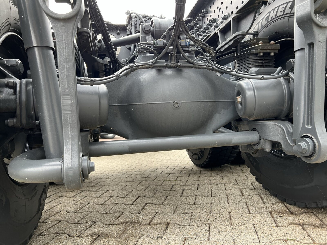 Mercedes-Benz Arocs 4163/8x4 Arocs 4163/8x4, Hiab 26.59, Funk, Multimedia Cockpit, - شاحنة ذات الخطاف: صور 5 Mercedes-Benz Arocs 4163/8x4 Arocs 4163/8x4, Hiab 26.59, Funk, Multimedia Cockpit, - شاحنة ذات الخطاف: صور 5