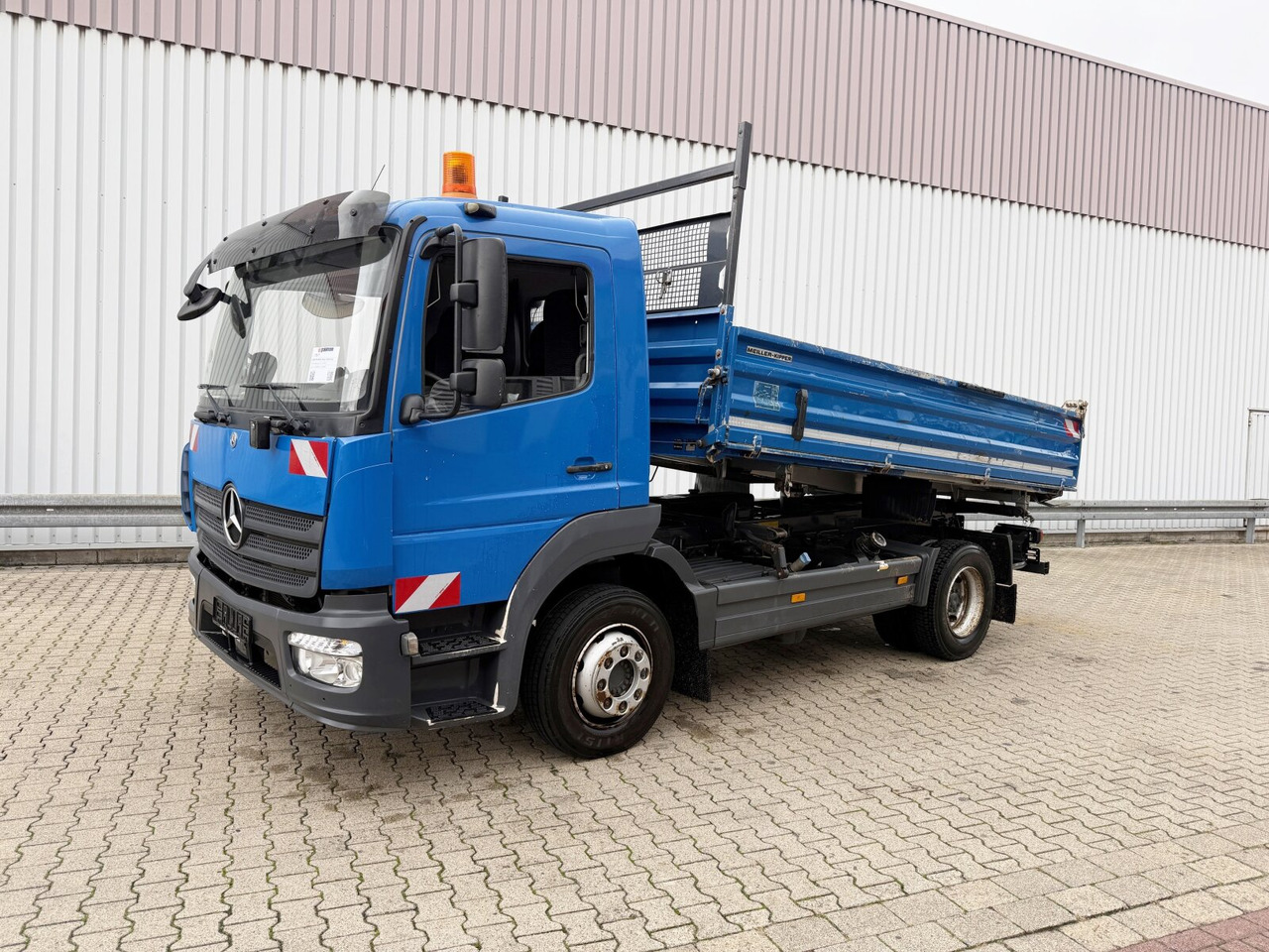Mercedes-Benz Atego 1224 K 4x2 Atego 1224 K 4x2, Meiller 3-S-Kipper 2x AHK Öl - قلابات: صور 1 Mercedes-Benz Atego 1224 K 4x2 Atego 1224 K 4x2, Meiller 3-S-Kipper 2x AHK Öl - قلابات: صور 1