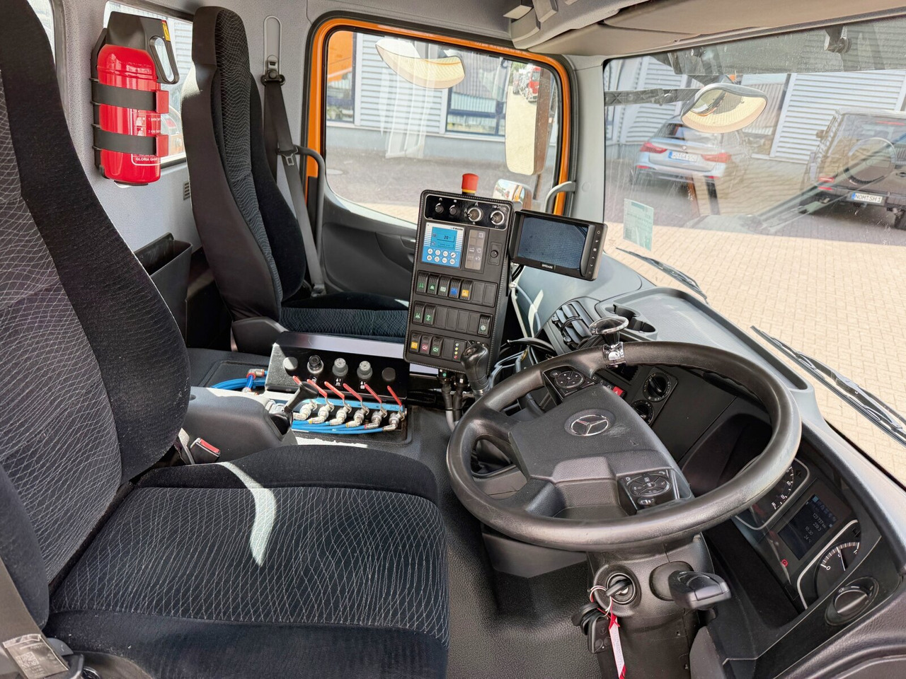 Mercedes-Benz Atego 1524 LKO 4x2 Atego 1524 LKO 4x2, Kehrmaschine FAUN Viajet 6RH - شاحنة: صور 4 Mercedes-Benz Atego 1524 LKO 4x2 Atego 1524 LKO 4x2, Kehrmaschine FAUN Viajet 6RH - شاحنة: صور 4