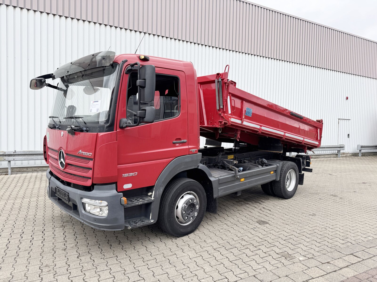 Mercedes-Benz Atego 1530 K 4x2 Atego 1530 K 4x2, 2x AHK - قلابات: صور 1 Mercedes-Benz Atego 1530 K 4x2 Atego 1530 K 4x2, 2x AHK - قلابات: صور 1