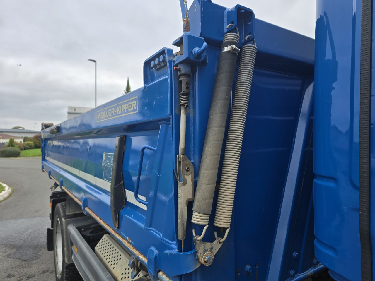 Mercedes-Benz Atego 1630 K 4x2 Atego 1630 K 4x2, Meiller 3-Seiten, 2 x AHK Öl - قلابات: صور 4 Mercedes-Benz Atego 1630 K 4x2 Atego 1630 K 4x2, Meiller 3-Seiten, 2 x AHK Öl - قلابات: صور 4