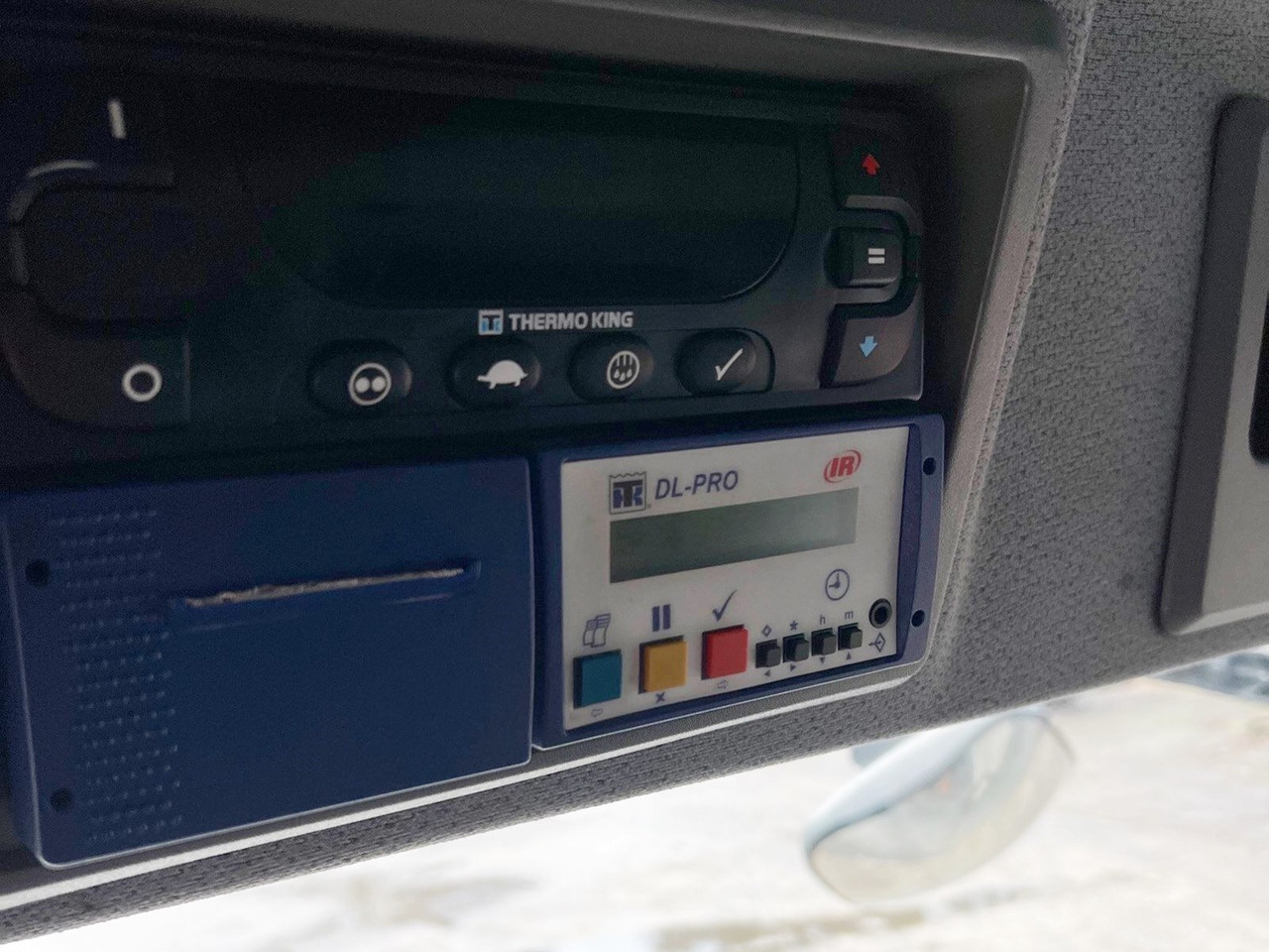 Mercedes-Benz Atego 816 L 4x2 Atego 816 L 4x2, Kühlkoffer, ThermoKing, Trennwand, LBW MBB - شاحنة: صور 2 Mercedes-Benz Atego 816 L 4x2 Atego 816 L 4x2, Kühlkoffer, ThermoKing, Trennwand, LBW MBB - شاحنة: صور 2