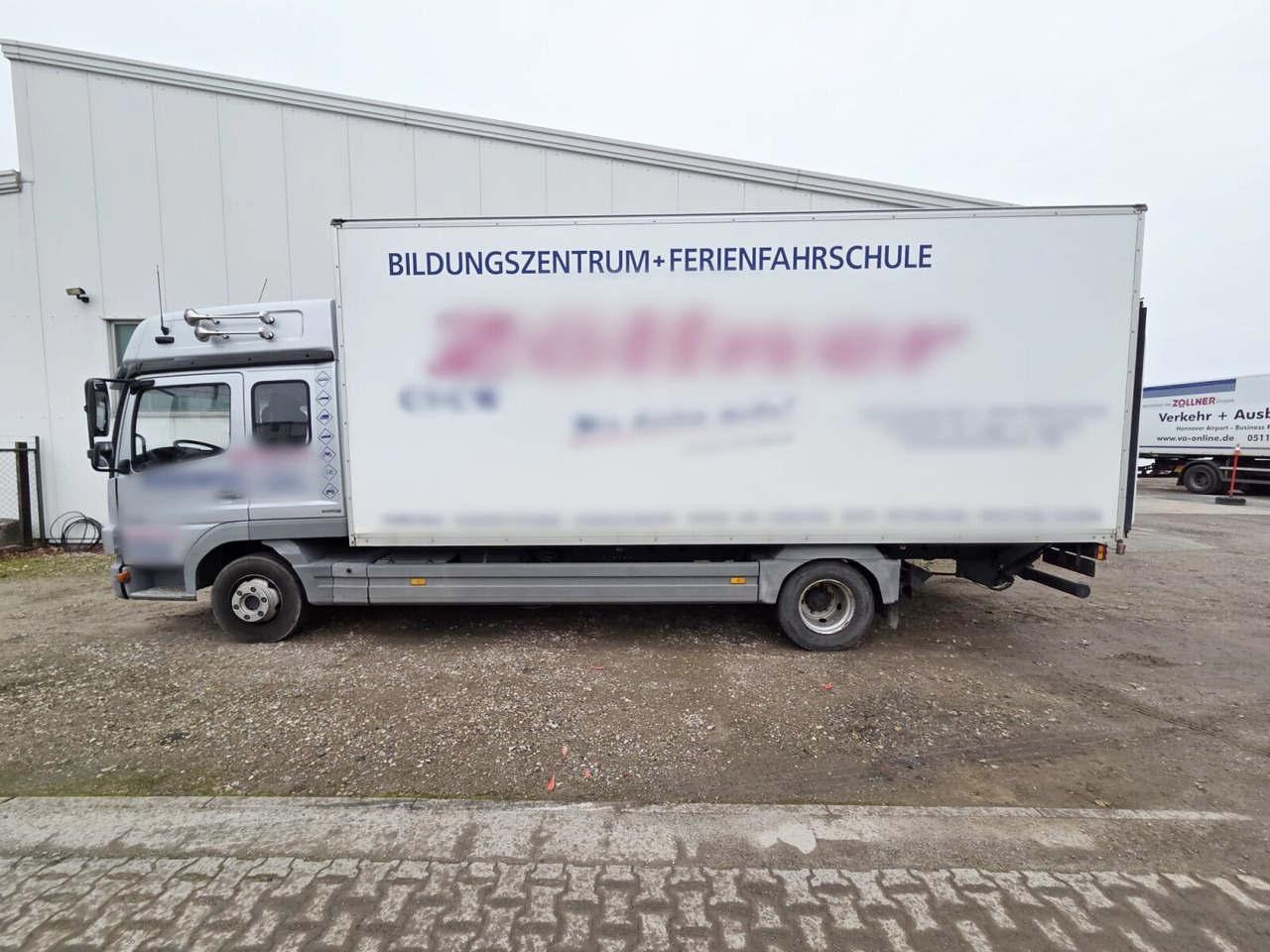 Mercedes-Benz Atego 818 4x2 Atego 818 4x2, Fahrschulausstattung, Sörensen LBW, 2x AHK - بصندوق مغلق شاحنة: صور 1 Mercedes-Benz Atego 818 4x2 Atego 818 4x2, Fahrschulausstattung, Sörensen LBW, 2x AHK - بصندوق مغلق شاحنة: صور 1