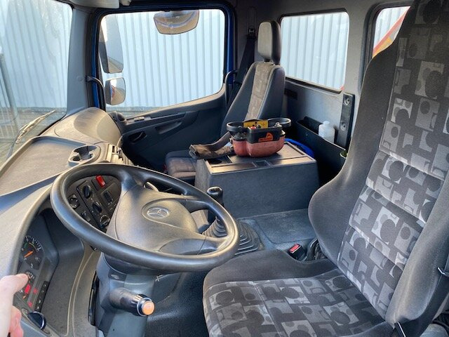 Mercedes-Benz Axor 1828 L 4x2 Axor 1828 L 4x2 mit Kran Palfinger PK 9501, Funk - شاحنة كرين, شاحنات مسطحة: صور 5 Mercedes-Benz Axor 1828 L 4x2 Axor 1828 L 4x2 mit Kran Palfinger PK 9501, Funk - شاحنة كرين, شاحنات مسطحة: صور 5