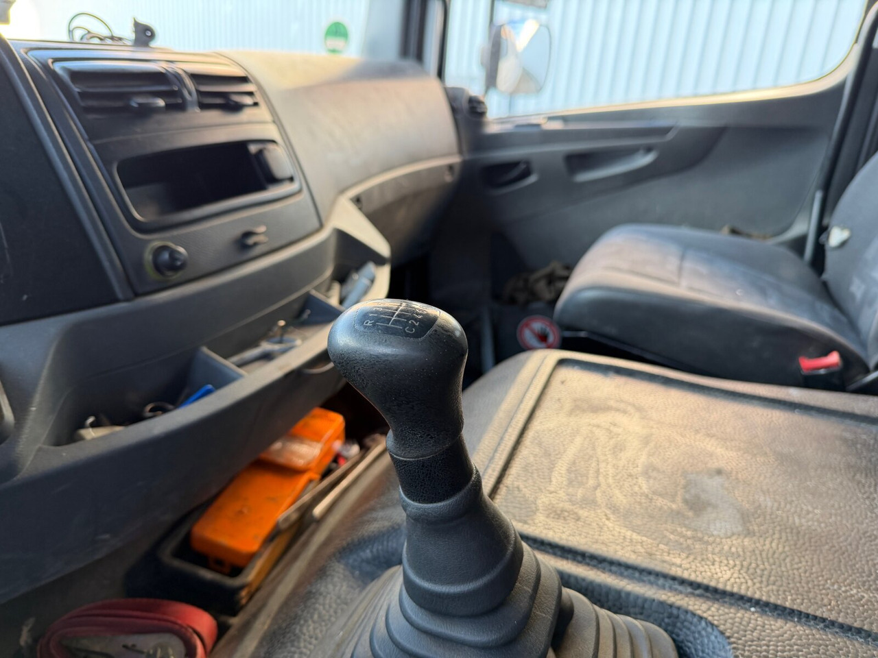 Mercedes-Benz Axor 1829 L 4x2 Axor 1829 L 4x2, 6-Sitzer - شاحنات مسطحة: صور 3 Mercedes-Benz Axor 1829 L 4x2 Axor 1829 L 4x2, 6-Sitzer - شاحنات مسطحة: صور 3