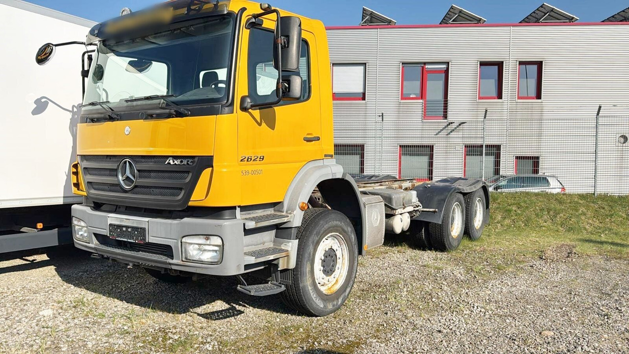 Mercedes-Benz Axor 2629 K 6x4 Axor 2629 K 6x4, PTO, Steel, Manual, 6-Zylinder - الشاسيه شاحنة: صور 1 Mercedes-Benz Axor 2629 K 6x4 Axor 2629 K 6x4, PTO, Steel, Manual, 6-Zylinder - الشاسيه شاحنة: صور 1