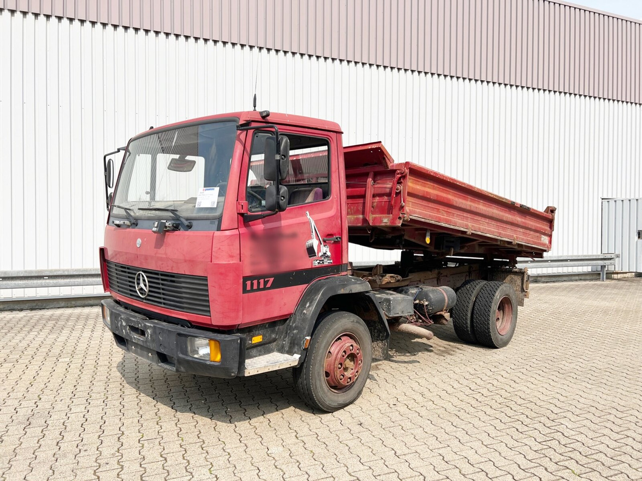 Mercedes-Benz LK 1117 K 4x2 LK 1117 K 4x2, 6-Zylinder Motor, 2x AHK - قلابات: صور 1 Mercedes-Benz LK 1117 K 4x2 LK 1117 K 4x2, 6-Zylinder Motor, 2x AHK - قلابات: صور 1