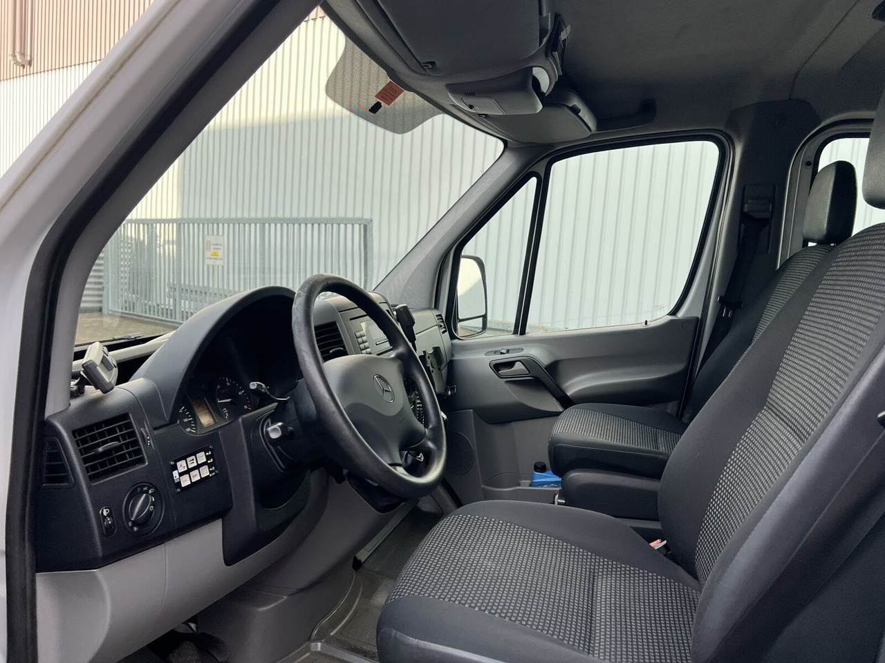Mercedes-Benz Sprinter 515 4x2 Doka Sprinter 515 4x2 Doka, Kühlkoffer - شاحنة: صور 5 Mercedes-Benz Sprinter 515 4x2 Doka Sprinter 515 4x2 Doka, Kühlkoffer - شاحنة: صور 5