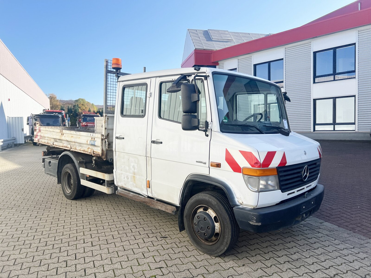 Mercedes-Benz Vario 816 D 4x2 Doka Vario 816 D 4x2 Doka, 2x AHK, Meiller Kipper - قلابات: صور 2 Mercedes-Benz Vario 816 D 4x2 Doka Vario 816 D 4x2 Doka, 2x AHK, Meiller Kipper - قلابات: صور 2