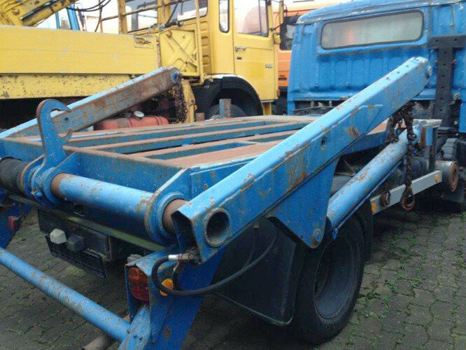 شاحنات قابلة للفك شاحنة Mitsubishi Canter 4x2: صور 6