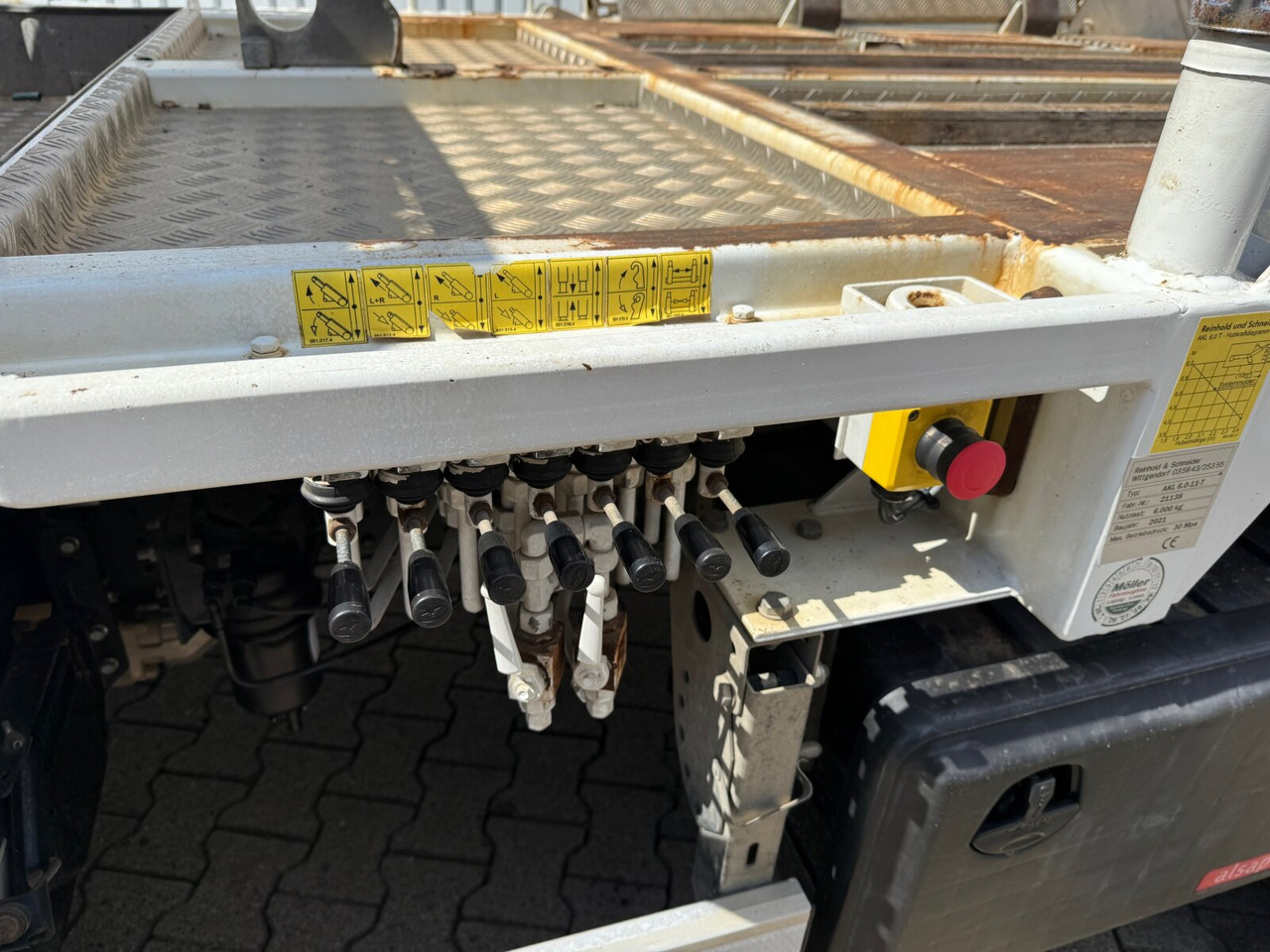 Mitsubishi Canter Fuso 7C15 4x2 Canter Fuso 7C15 4x2, Tele-Absetzer, Vereiterbar bis 10m³ - شاحنات قابلة للفك شاحنة: صور 4 Mitsubishi Canter Fuso 7C15 4x2 Canter Fuso 7C15 4x2, Tele-Absetzer, Vereiterbar bis 10m³ - شاحنات قابلة للفك شاحنة: صور 4