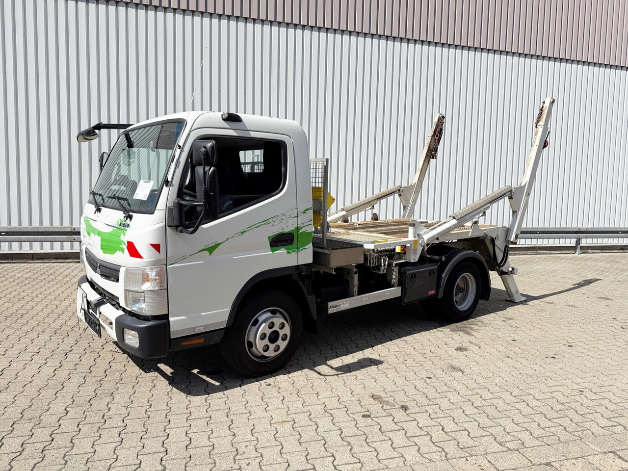 Mitsubishi Canter Fuso 7C15 4x2 Canter Fuso 7C15 4x2, Tele-Absetzer, Vereiterbar bis 10m³ - شاحنات قابلة للفك شاحنة: صور 1 Mitsubishi Canter Fuso 7C15 4x2 Canter Fuso 7C15 4x2, Tele-Absetzer, Vereiterbar bis 10m³ - شاحنات قابلة للفك شاحنة: صور 1