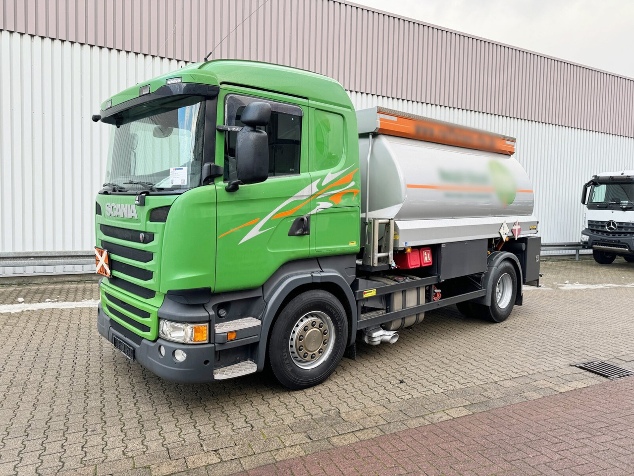 R450 4x2 R450 4x2, Retarder, ADR, Rohr Tank, ca. 14400l - شاحنة صهريج: صور 1 R450 4x2 R450 4x2, Retarder, ADR, Rohr Tank, ca. 14400l - شاحنة صهريج: صور 1