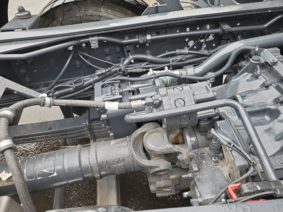 T-Way AT410T51 8x4 T-Way AT410T51 8x4, Retarder, Nebenantrieb, 4x VORHANDEN! - الشاسيه شاحنة: صور 5 T-Way AT410T51 8x4 T-Way AT410T51 8x4, Retarder, Nebenantrieb, 4x VORHANDEN! - الشاسيه شاحنة: صور 5