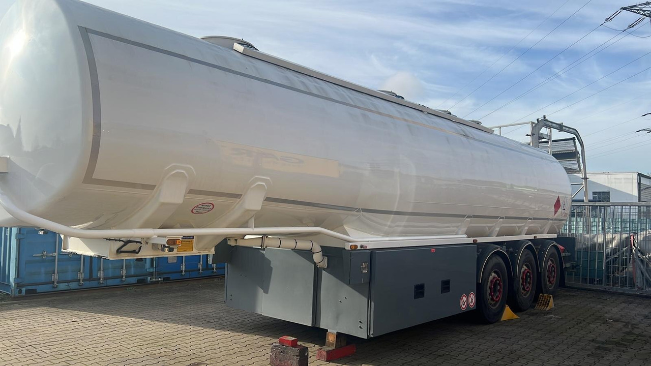 TAL-A-ZE 44,0 TAL-A-ZE 44,0, 43.500l, 4 Kammern, Untenbefüllung - نصف مقطورة صهريج: صور 4 TAL-A-ZE 44,0 TAL-A-ZE 44,0, 43.500l, 4 Kammern, Untenbefüllung - نصف مقطورة صهريج: صور 4