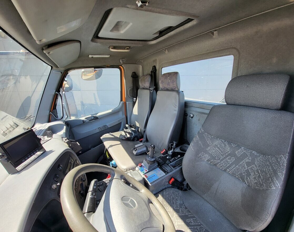 Unimog U 20 4x4 U 20 4x4, Zapfwelle, Kran Hiab 022D-3 HiDuo, Funk - الشاحنات الصغيرة: صور 2 Unimog U 20 4x4 U 20 4x4, Zapfwelle, Kran Hiab 022D-3 HiDuo, Funk - الشاحنات الصغيرة: صور 2