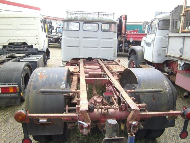 V5 4x2 Saurer V5 4x2 - الشاسيه شاحنة: صور 4 V5 4x2 Saurer V5 4x2 - الشاسيه شاحنة: صور 4
