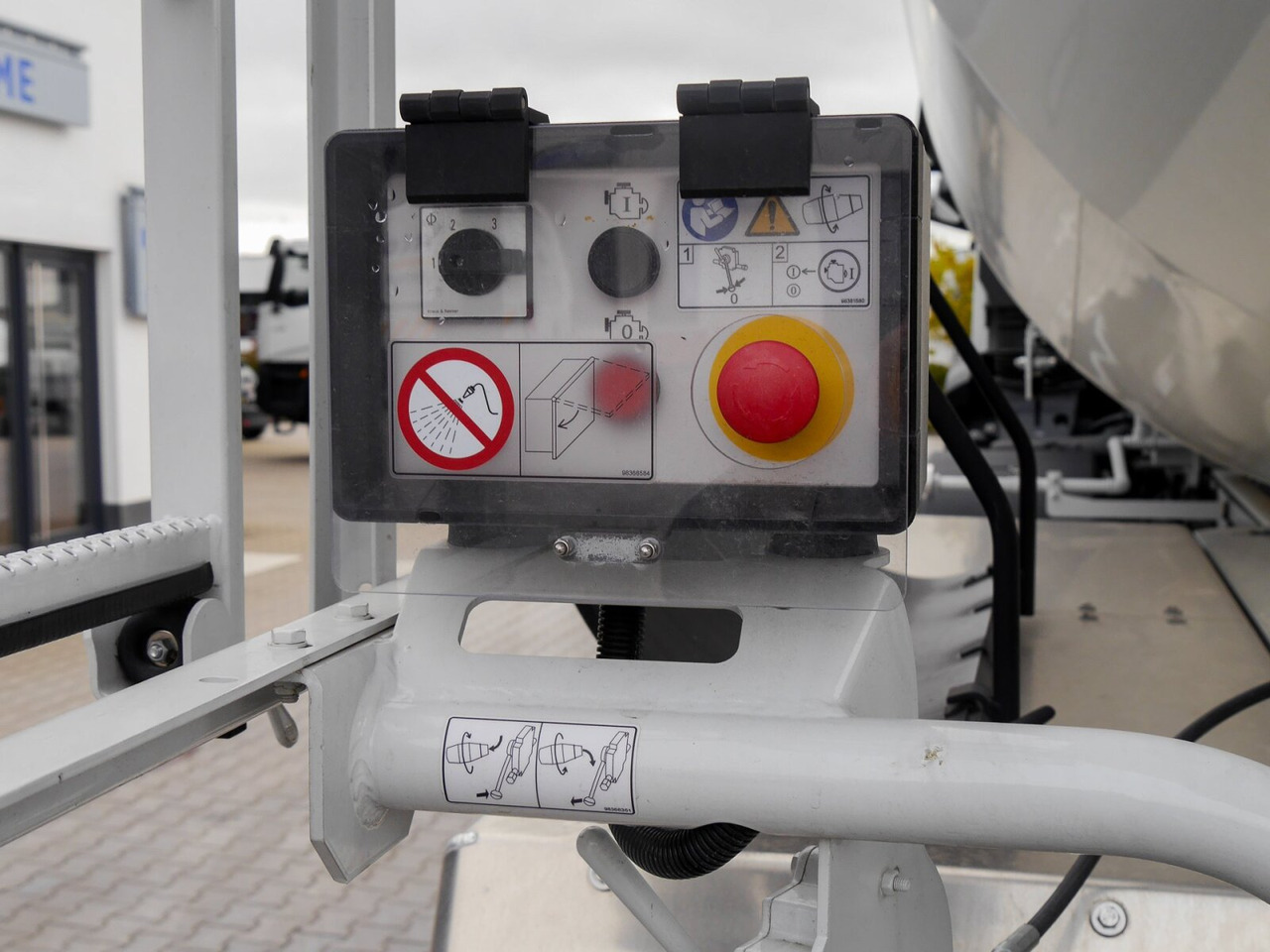 X-Way AD360X40BZ 8x4 X-Way AD360X40BZ 8x4, Stetter 8/9m³ - شاحنة خلاطة خرسانة: صور 4 X-Way AD360X40BZ 8x4 X-Way AD360X40BZ 8x4, Stetter 8/9m³ - شاحنة خلاطة خرسانة: صور 4