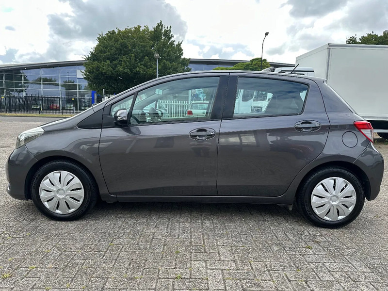 Toyota Yaris 1.4 D + NAVI + AIRCO + REAR CAMERA + APK / TUV + MARGE - هاتشباك: صور 2 Toyota Yaris 1.4 D + NAVI + AIRCO + REAR CAMERA + APK / TUV + MARGE - هاتشباك: صور 2