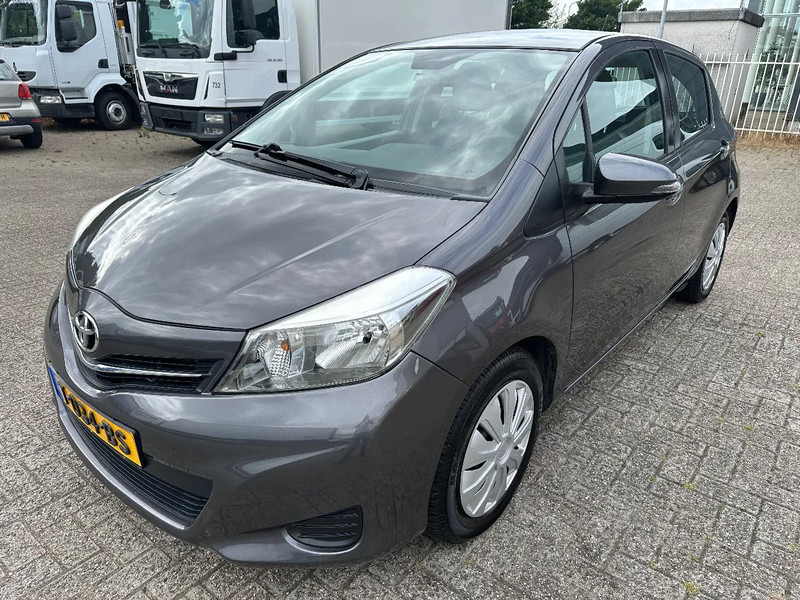 Toyota Yaris 1.4 D + NAVI + AIRCO + REAR CAMERA + APK / TUV + MARGE - هاتشباك: صور 1 Toyota Yaris 1.4 D + NAVI + AIRCO + REAR CAMERA + APK / TUV + MARGE - هاتشباك: صور 1