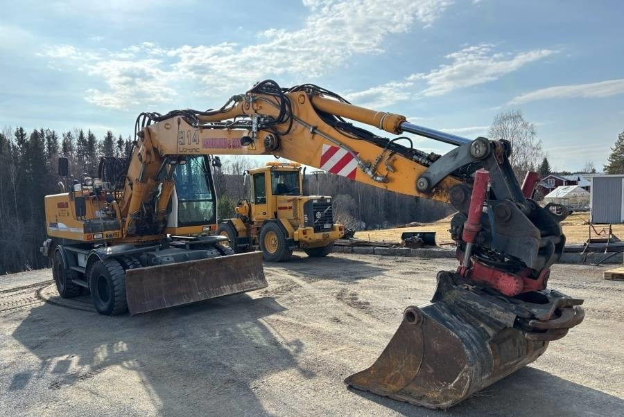 Liebherr A 914 Litronic A2-PL Tiltrotator 30Km/h - حفارة على عجلات: صور 4 Liebherr A 914 Litronic A2-PL Tiltrotator 30Km/h - حفارة على عجلات: صور 4