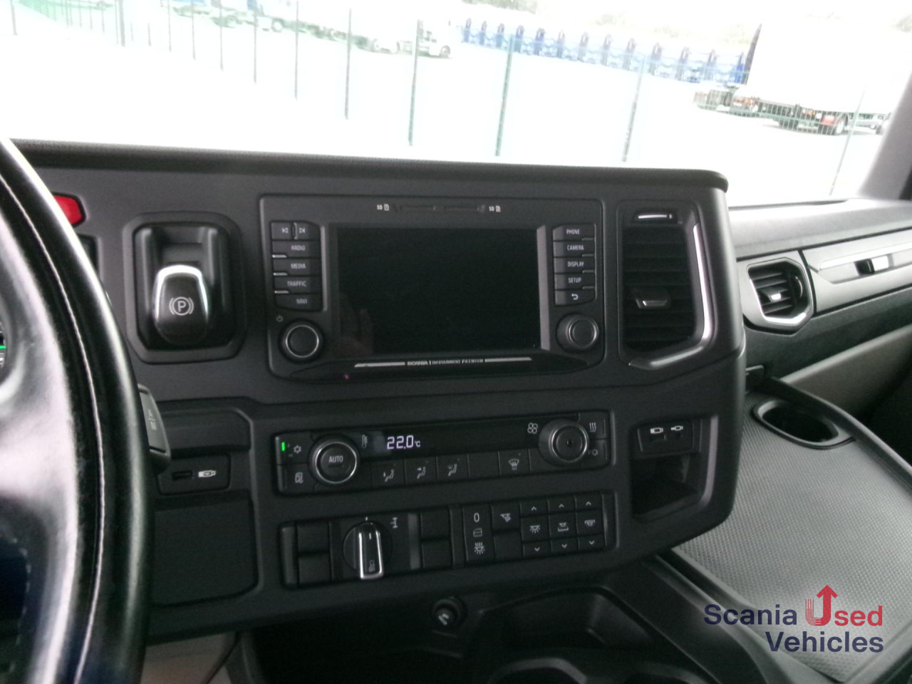 SCANIA R 450 A4x2EB 2 Tanks Standklima TOP!!! - شاحنة جرار: صور 3 SCANIA R 450 A4x2EB 2 Tanks Standklima TOP!!! - شاحنة جرار: صور 3