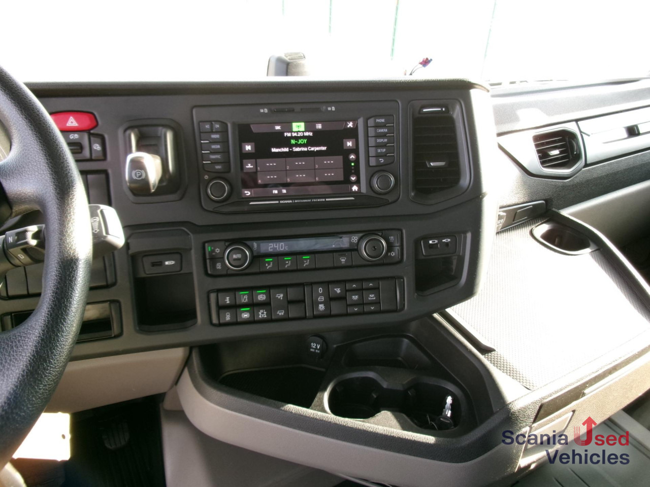 SCANIA R 460 A4x2NA - Kipphydraulik!!! - شاحنة جرار: صور 3 SCANIA R 460 A4x2NA - Kipphydraulik!!! - شاحنة جرار: صور 3
